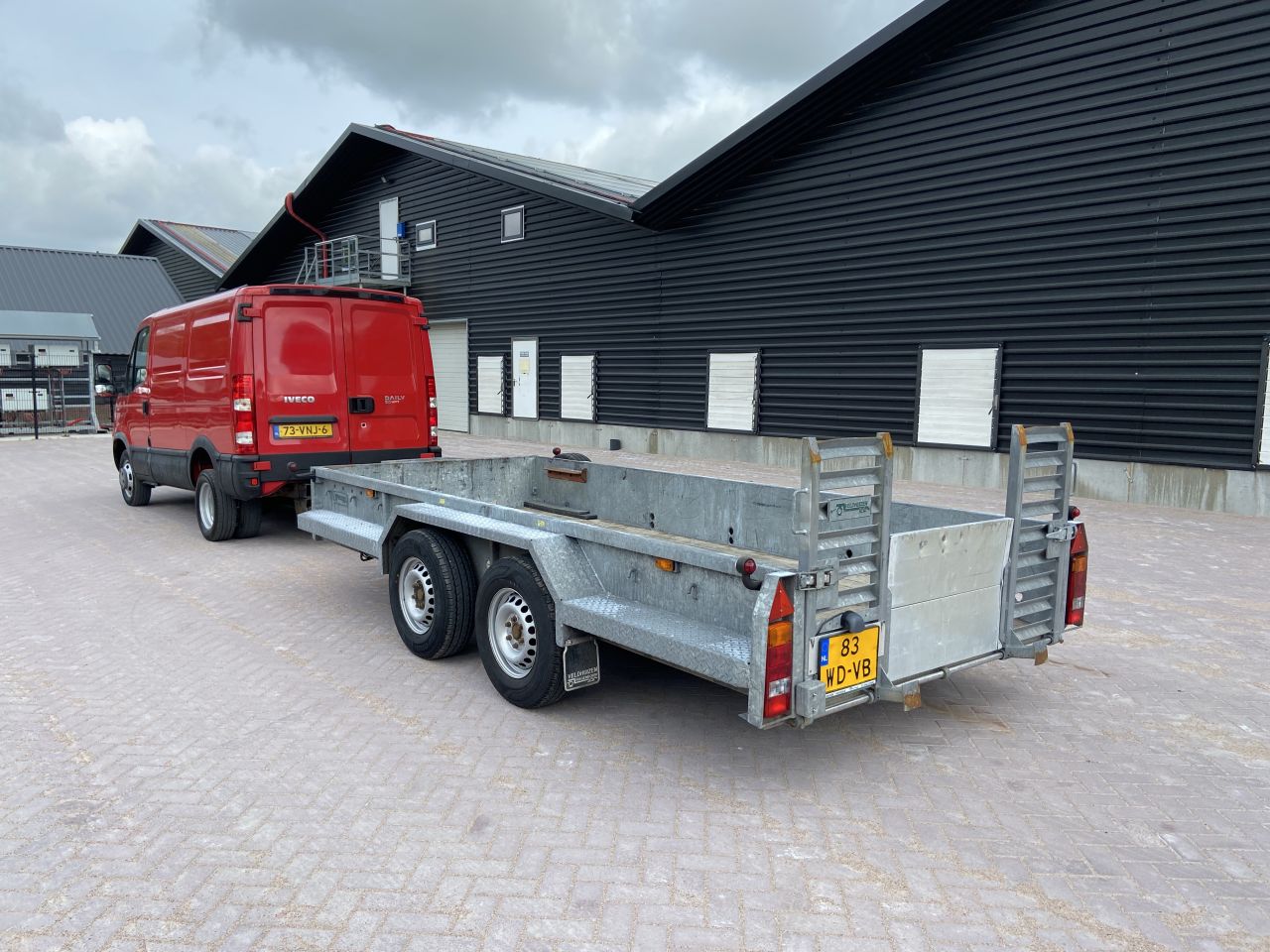 BE bus iveco 50c18 - veldhuizen 5.7 ton Hydro stop