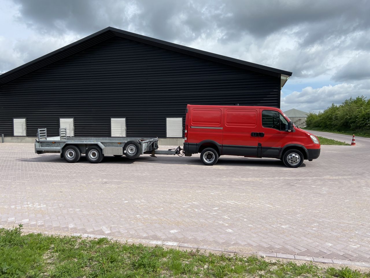 BE bus iveco 50c18 - veldhuizen 5.7 ton Hydro stop