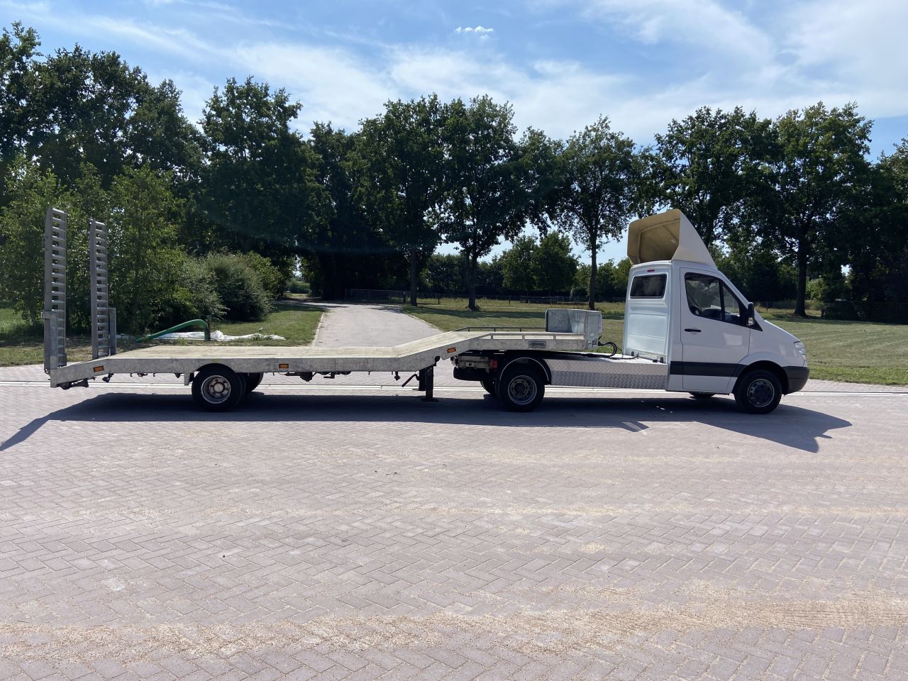 Deze zeer nette Same trekker type - Uildriks Mechanisatie gevestigd in Deze zeer nette Same trekker type - Uildriks Mechanisatie gevestigd in