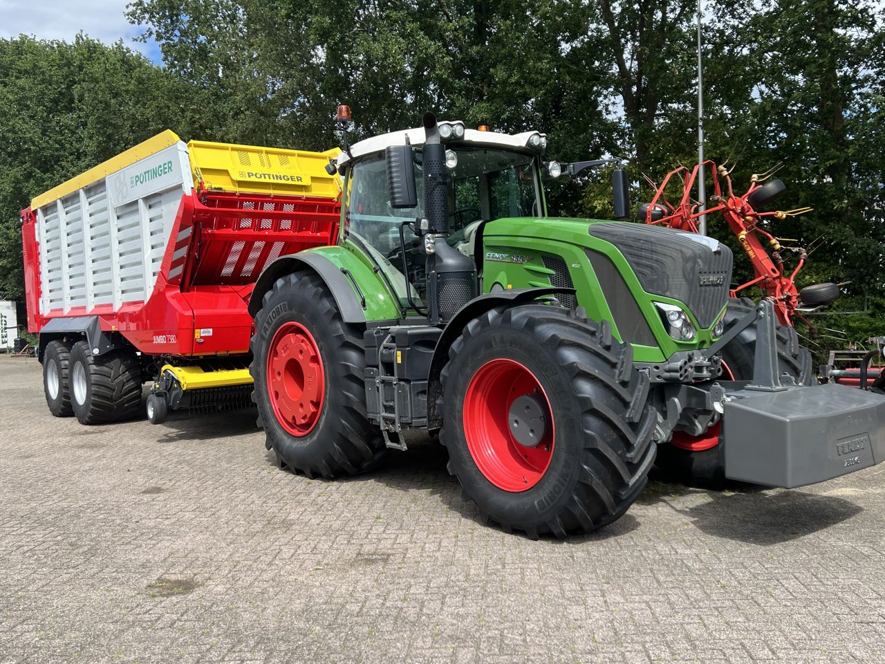 Pottinger Jumbo 7520 DB Combiline Tridem Opraapdoseerwagen