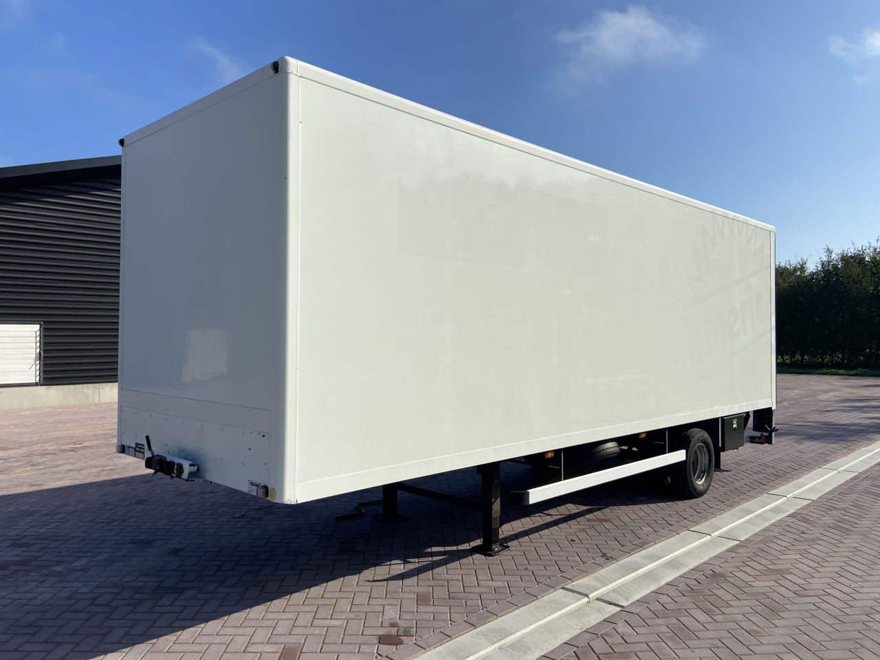 Be oplegger 5.5 ton veldhuizen met laadklep 1500 kg