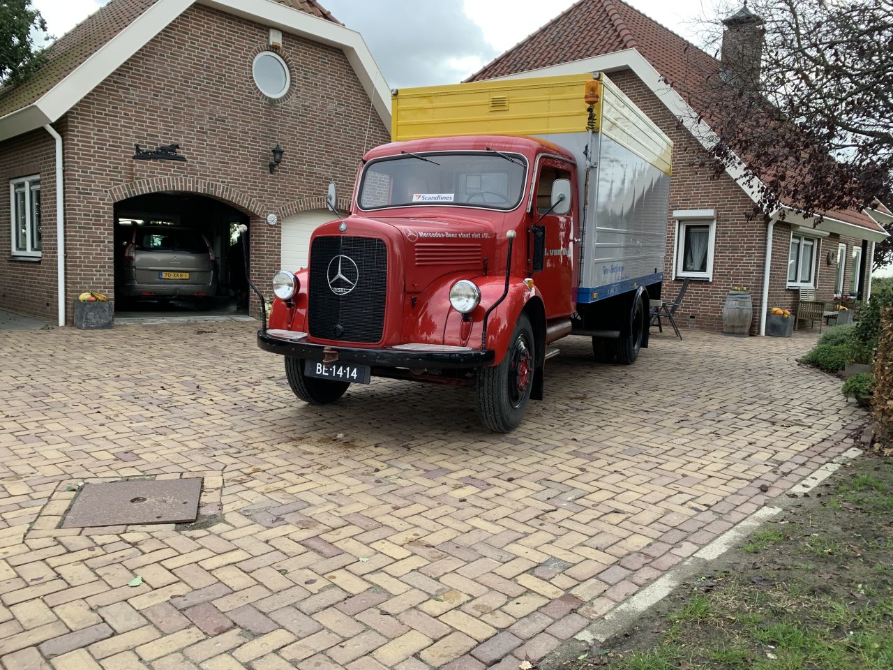 Mercedes Benz