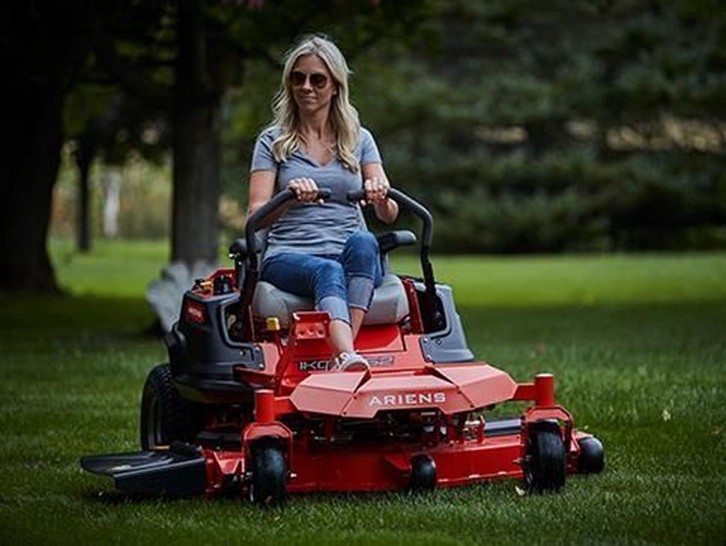 ARIENS Ariens Ariens IKON-XD 42 zero turn zitmaaier 26.5 pk kawa 1.07mt maaibreedte AKTIE