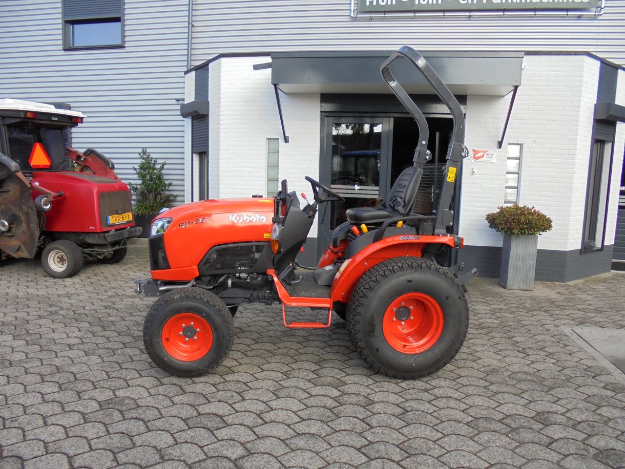 Kubota B2-261