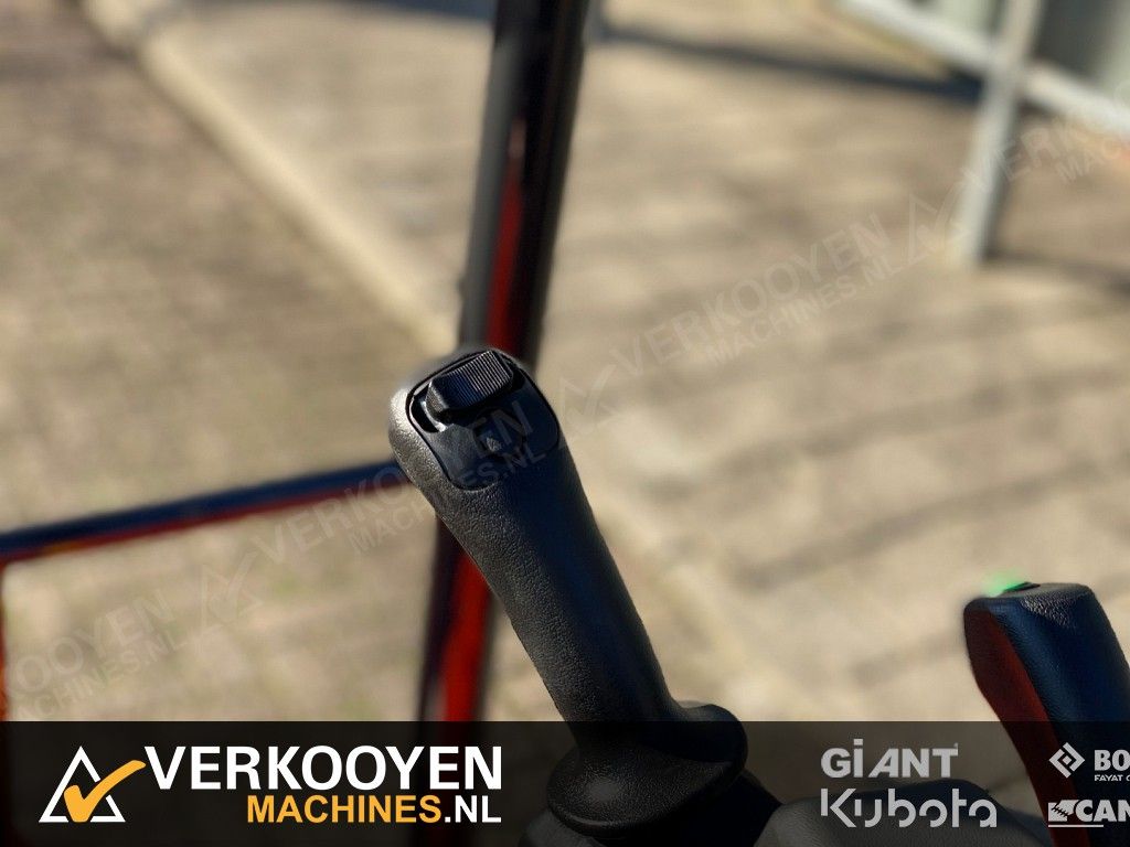 1 Kubota U17-3 Alpha Hi-Spec+ ADV18