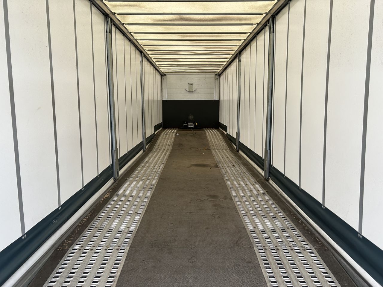 Be oplegger BUNK auto transporter gesloten 8 ton schuifzeilen