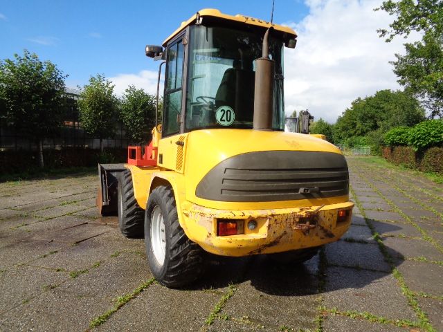 2 x shovel TEREC TL160 & volvo L30 B