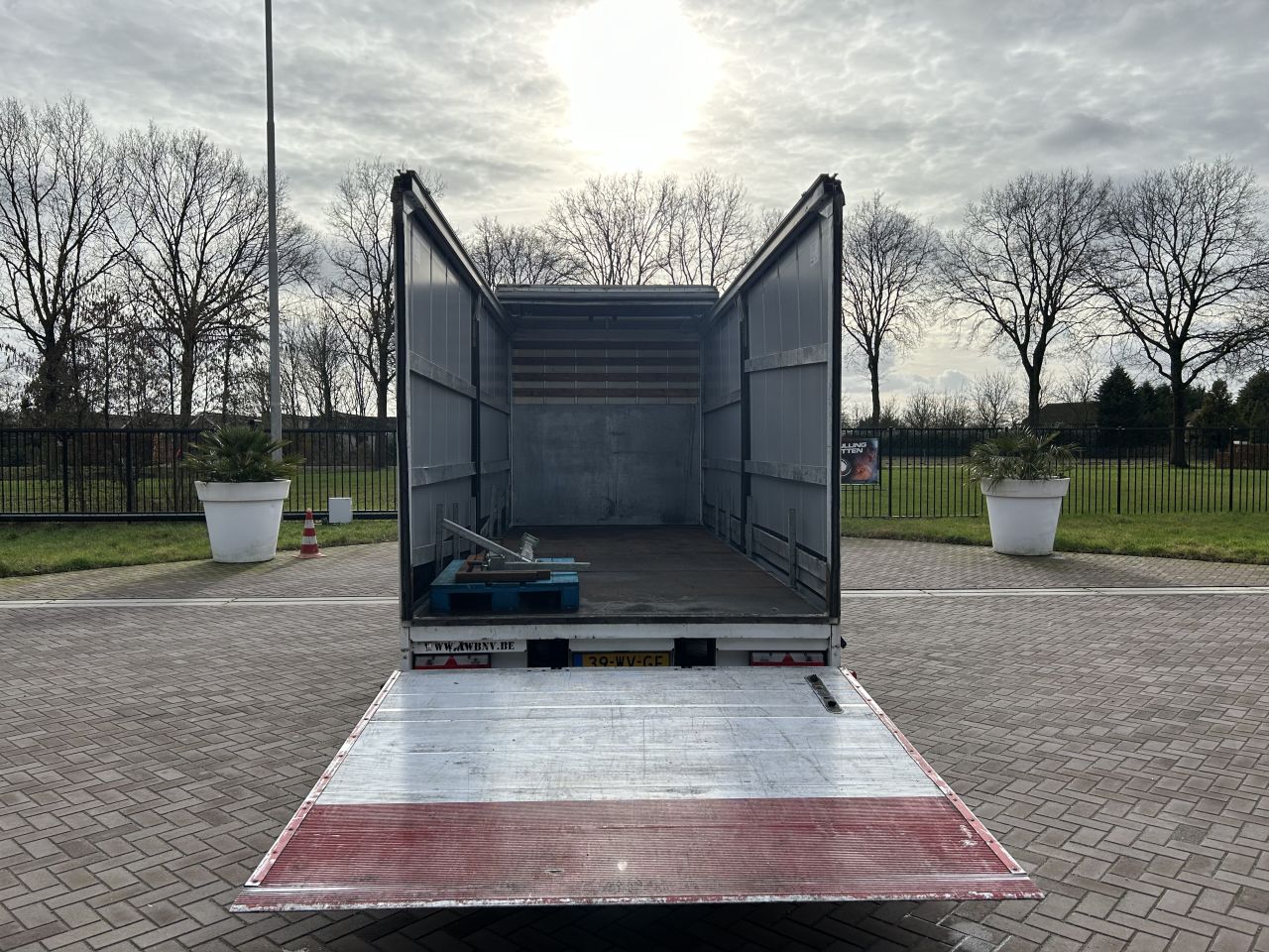 SPRINTER 319 schuifzeilen en schuifdak Clixtar met laadklep N1