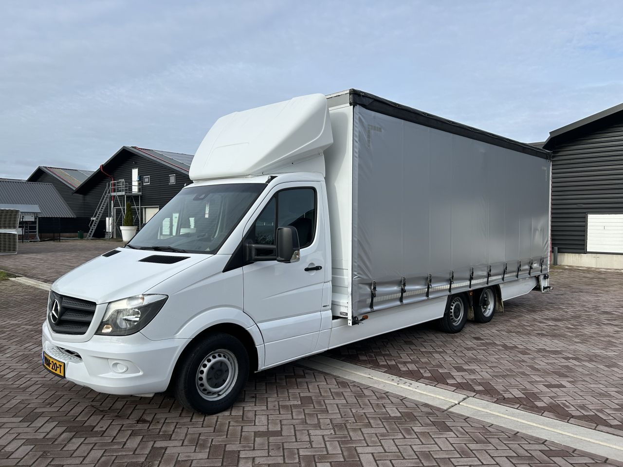 SPRINTER 319 schuifzeilen en schuifdak Clixtar met laadklep N1