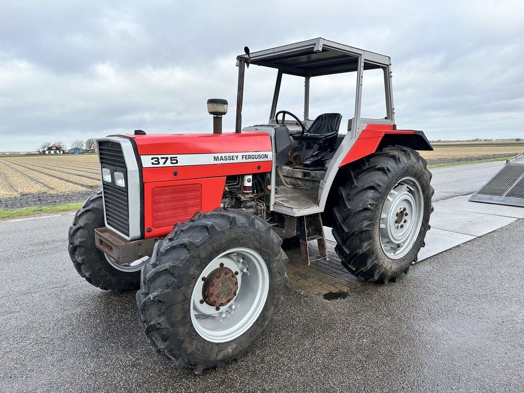 Massey-Ferguson 375