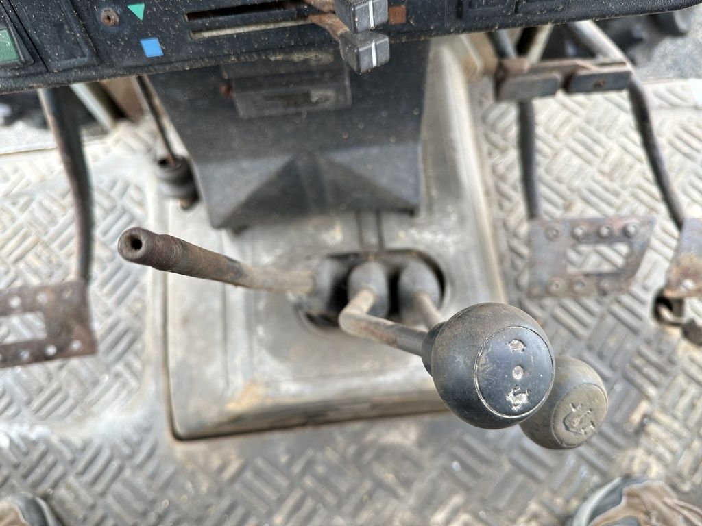 Massey-Ferguson 375