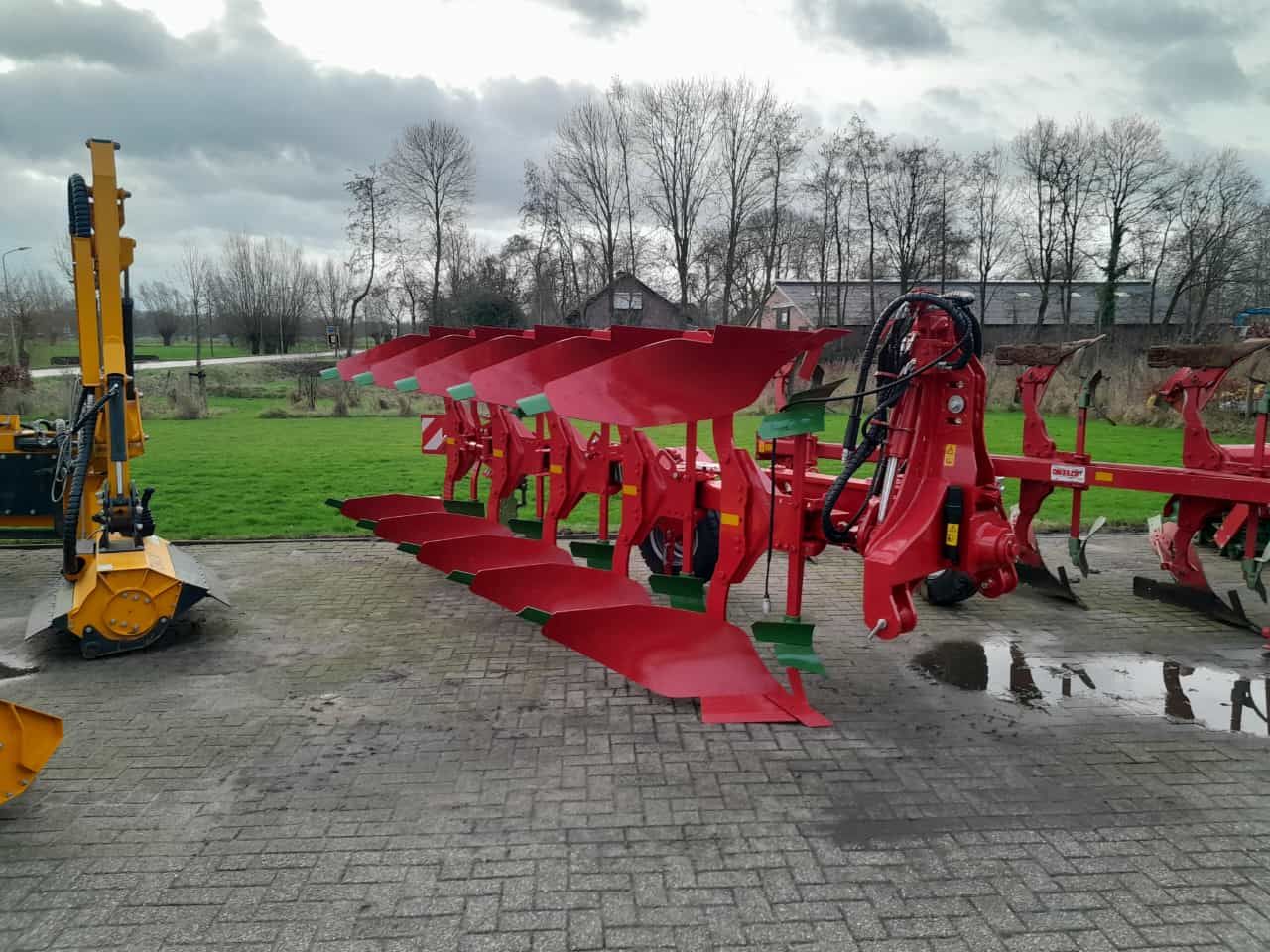 Steeno wentelploegen 3- 6 schaar nieuw en gebruikt