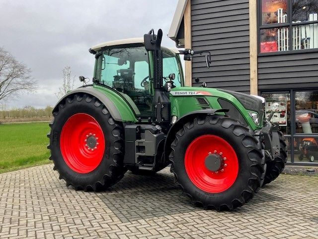 FENDT 724 profi plus tractor met 240 pk en 6 cilinder