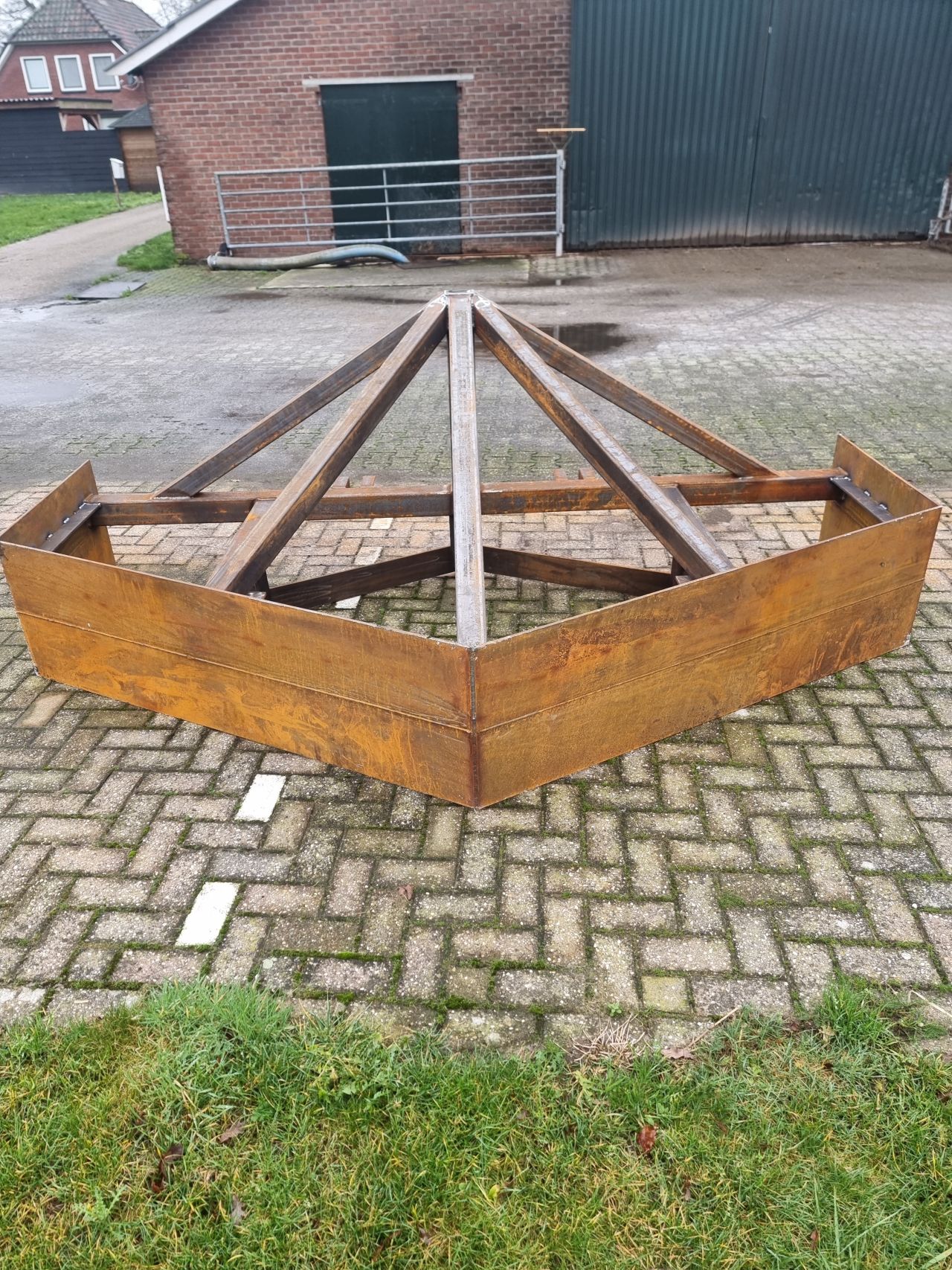 Grondschuif, grondvlakker, kopakkervlakker, puntschuif, mais