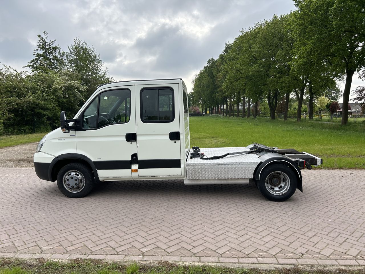 Be trekker 10 ton Iveco Daily 40C18 met dubbele cabine