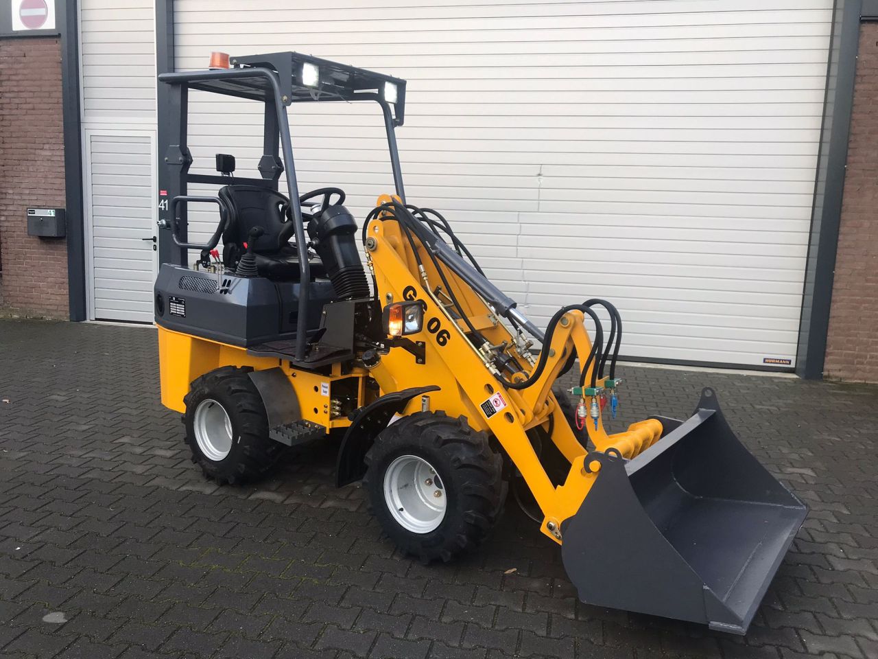 GÜNTER GROSSMANN GG06 COMPACTE LOADER Perkins motor 25 pk