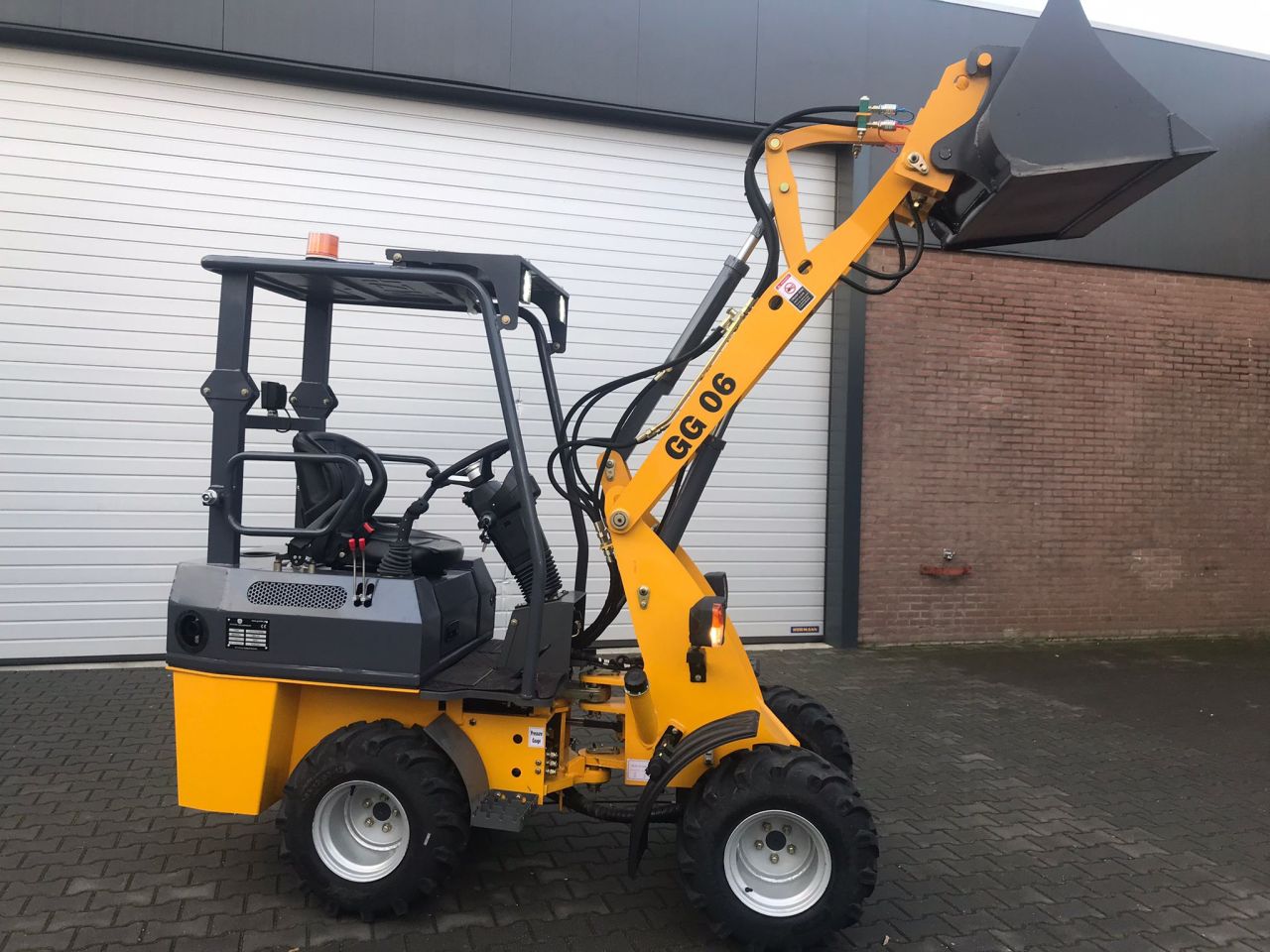GÜNTER GROSSMANN GG06 COMPACTE LOADER Perkins motor 25 pk