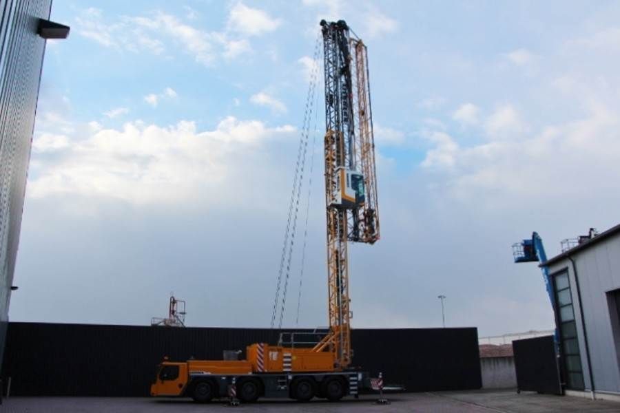 Liebherr MK88 Plus Valid Inspection, 45 m Flight, 8t Cap, P