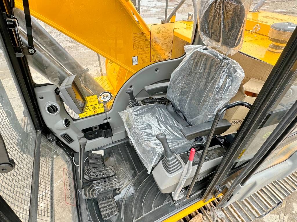 JCB 215LC - New / Unused / Hammer Lines