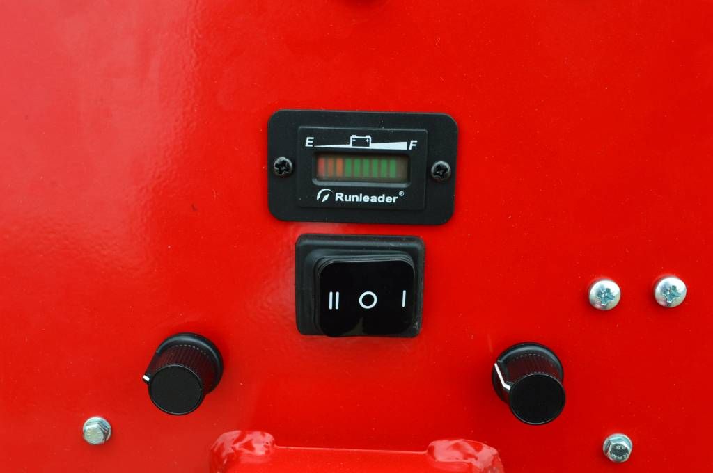 M Sweep LV90E elektrische veegmachine met opvangbak