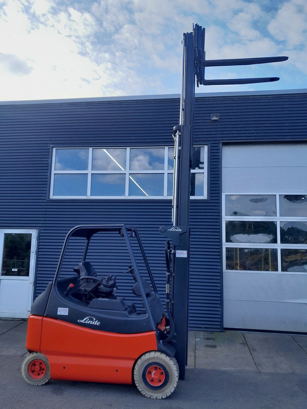 LINDE E25-02-600 2,5Ton Mast 3F470 5355 uur.