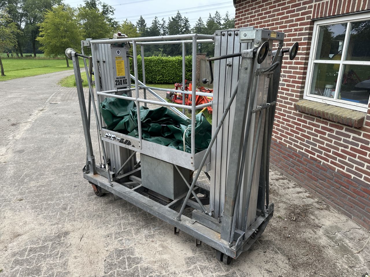 ALP 2 persoons lift 220 Volt ex overheid