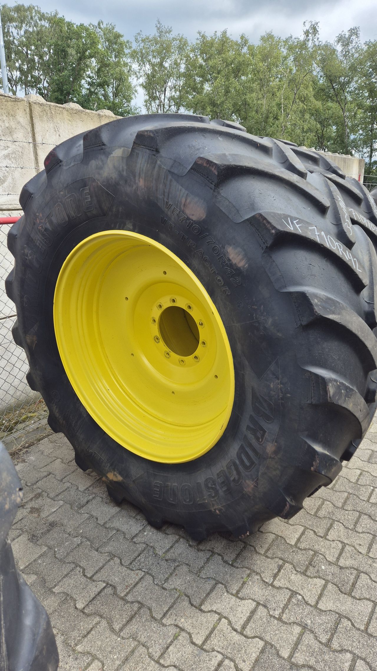 Wielen, banden en velgen gebruikt en nieuw