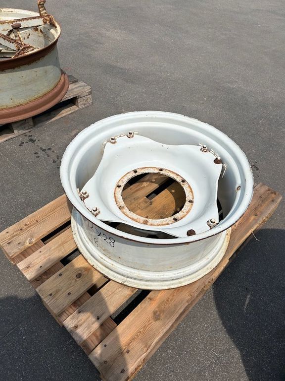 New Holland velg 12 x 28 2023