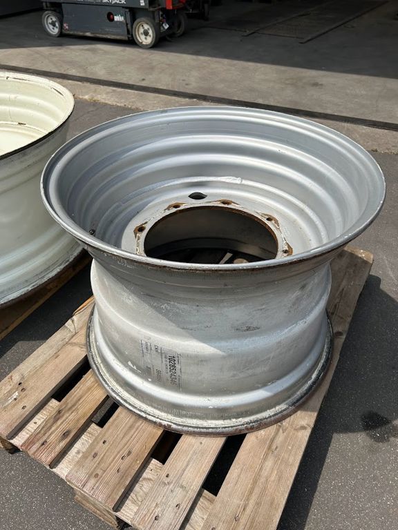 New Holland velg 20 x 28