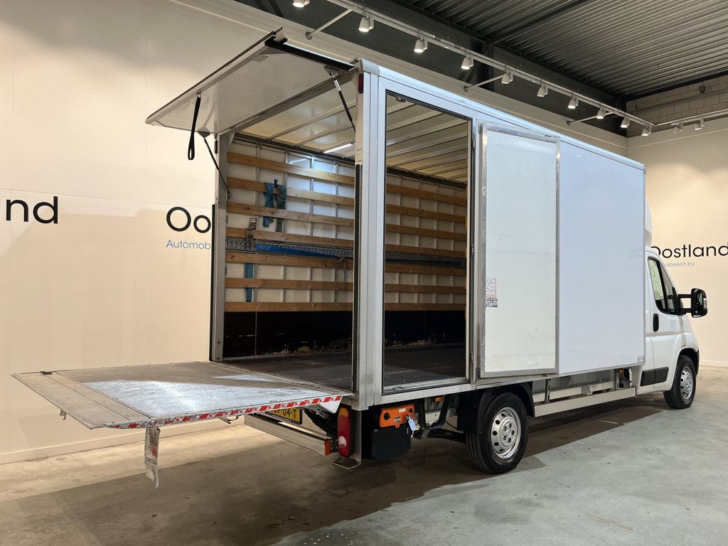 Peugeot Boxer 335 2.2 BlueHDi 165 L4 Bakwagen / Dhollandia Laadklep / Euro 6 / Airco / Cruise Control / 3-Zits / BPM VRIJ !!