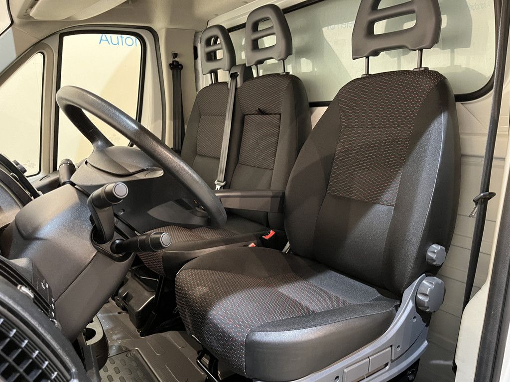 Peugeot Boxer 335 2.2 BlueHDi 165 L4 Bakwagen / Dhollandia Laadklep / Euro 6 / Airco / Cruise Control / 3-Zits / BPM VRIJ !!