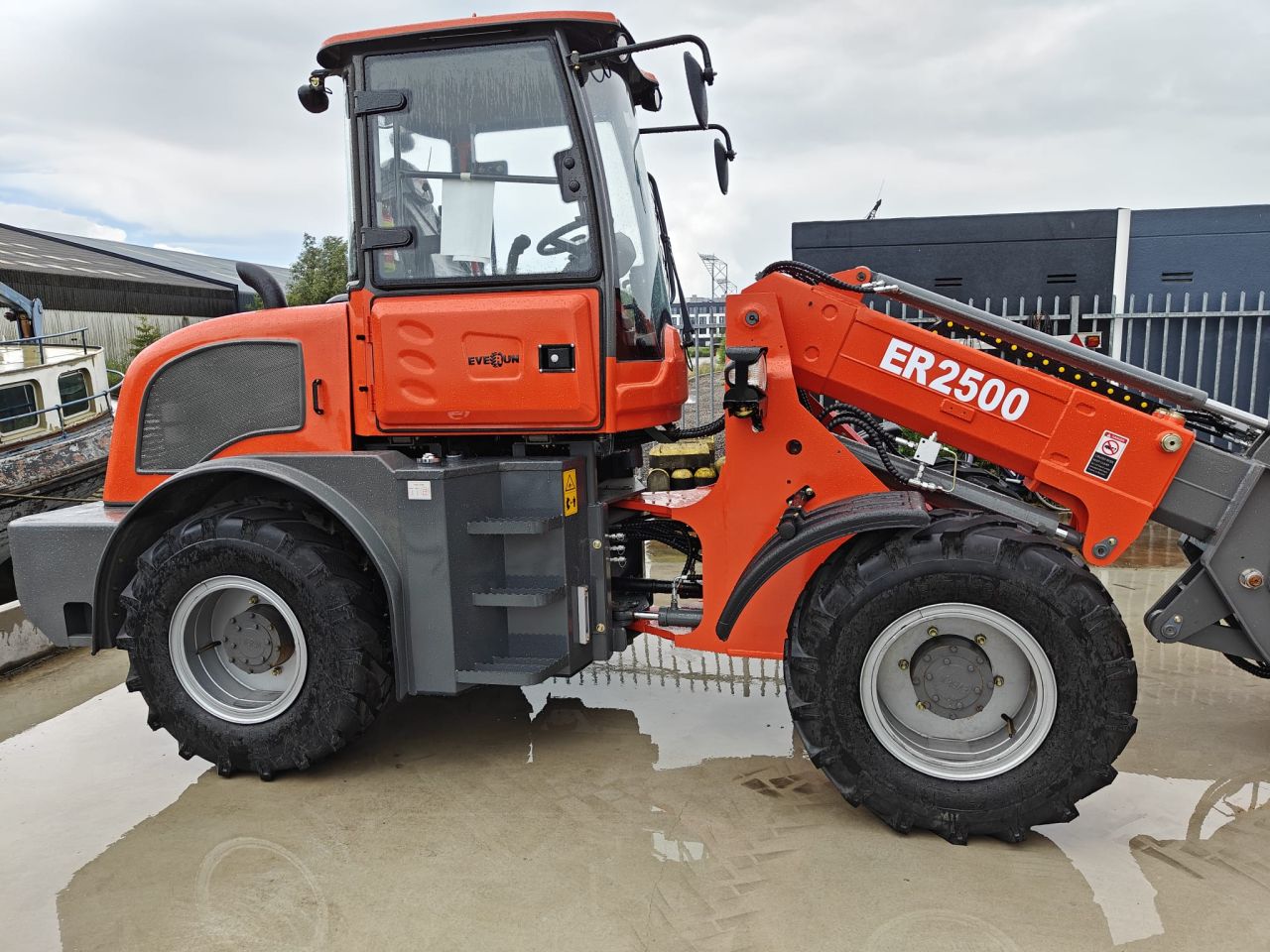 Nieuwe Everun 2500 Wiellader (Shovel) met Verreikerfunctie