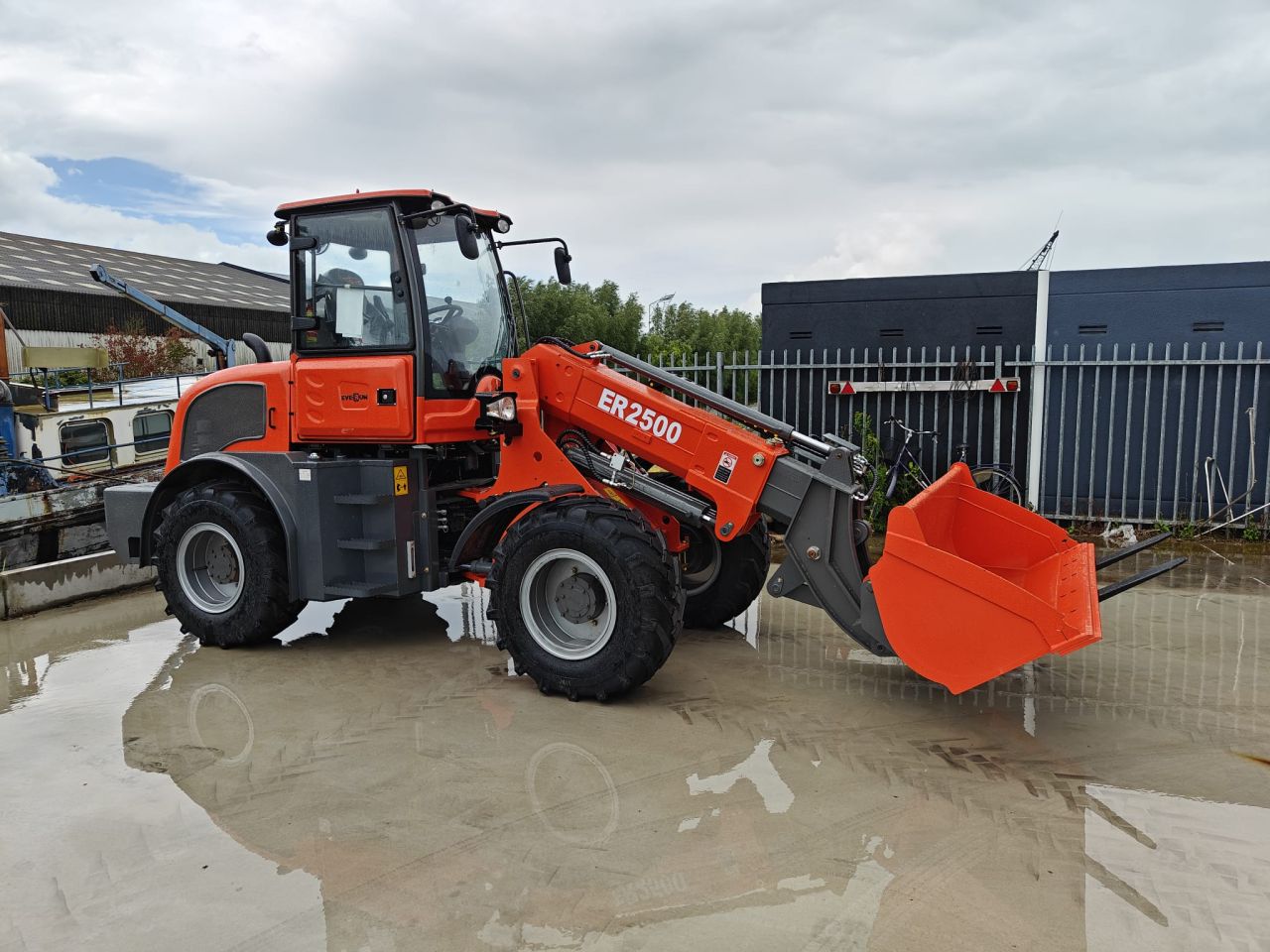 Nieuwe Everun 2500 Wiellader (Shovel) met Verreikerfunctie