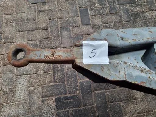 Diversen triangels zware uitvoeringen 40/50 mm