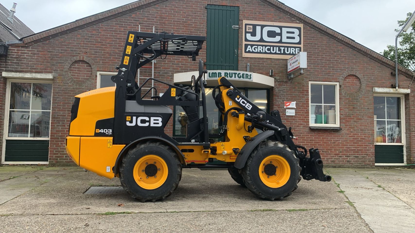 JCB 403 PLUS
