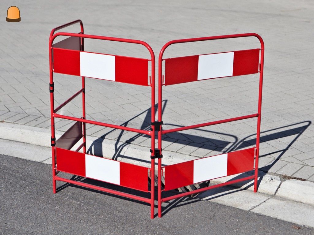 Afbakeningsmaterialen: Bakens, barrières, hekken, kettingpalen, ... (93603702)