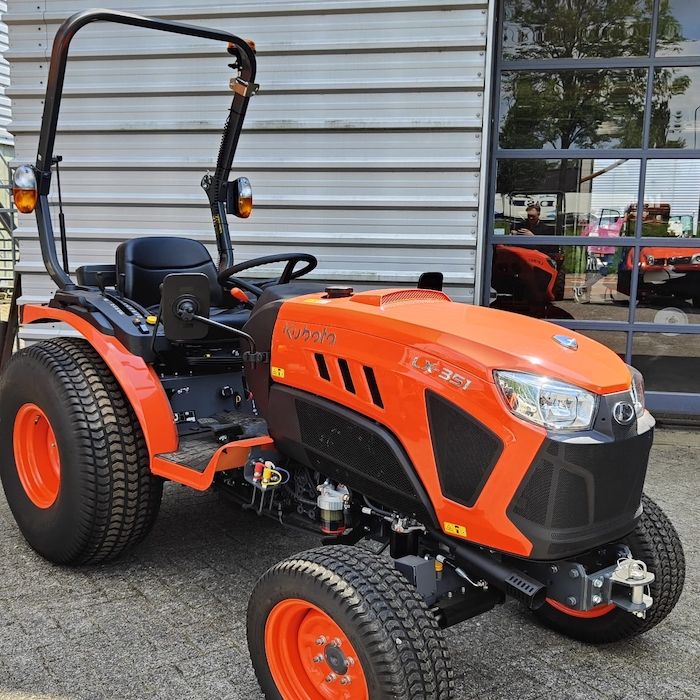 Kubota traktor LX351 met beugel 35pk