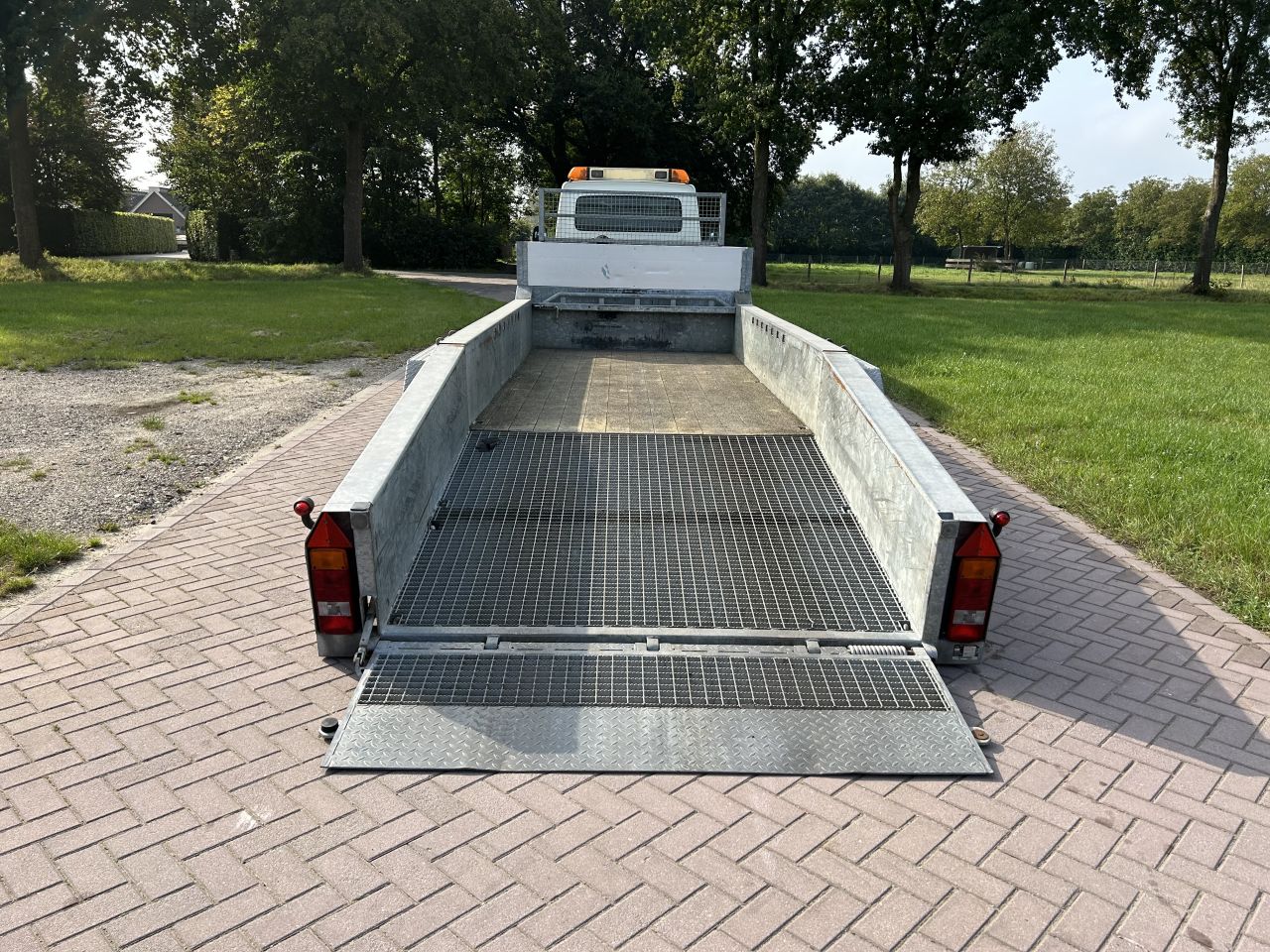 Be trekker Iveco - be oplegger kuip 10540 kg laadvermogen