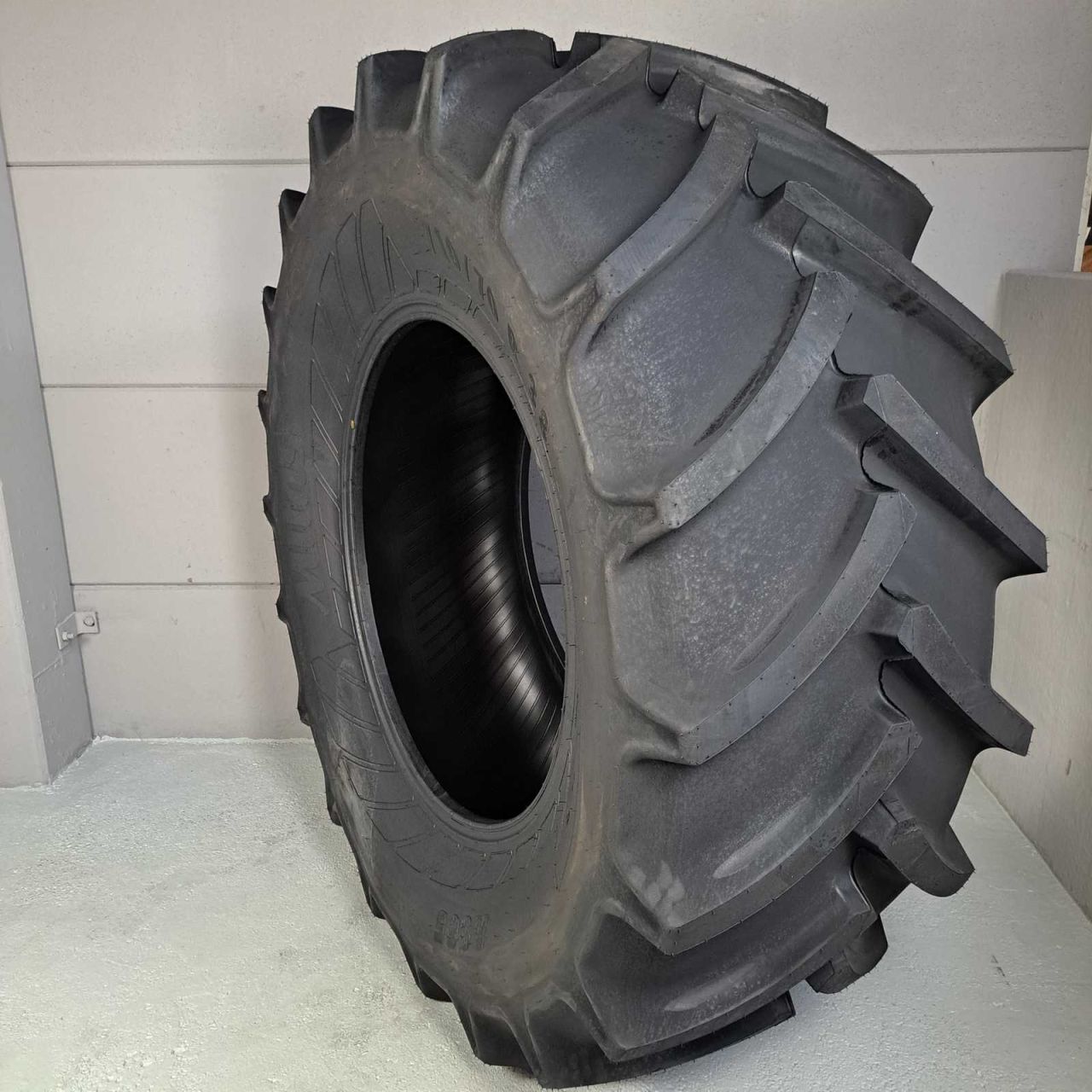 710/70R38 Mitas AC65 166D/169A8