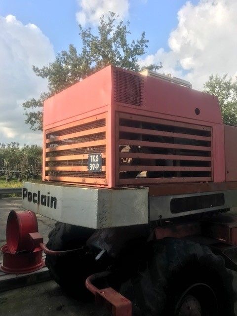 POCLAIN FY GRAAFMACHINE