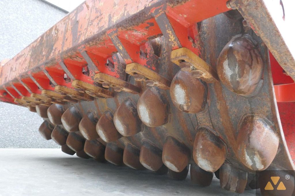 Caterpillar CP533E