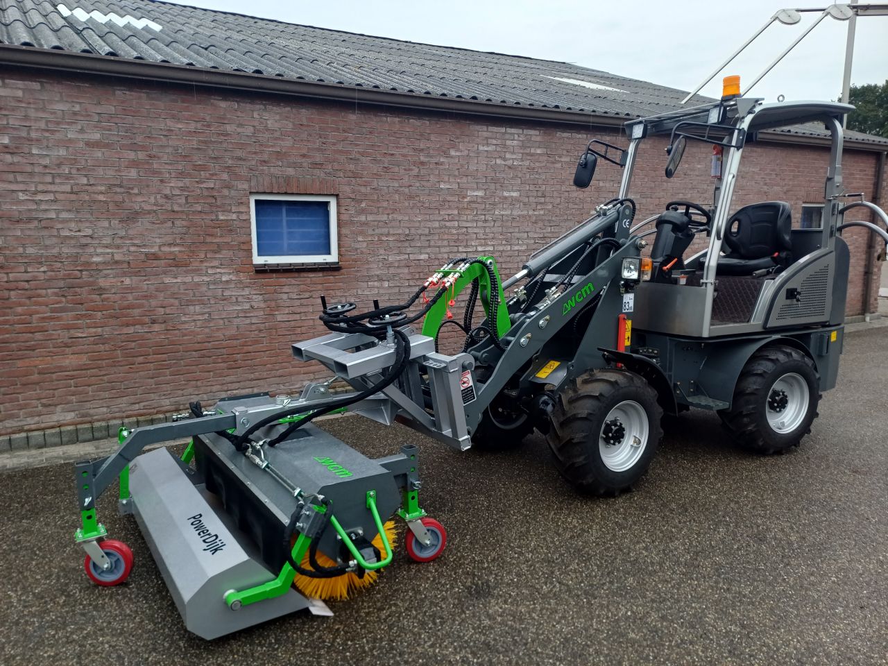 Rolbezem Hydraulische kiepen van de bak