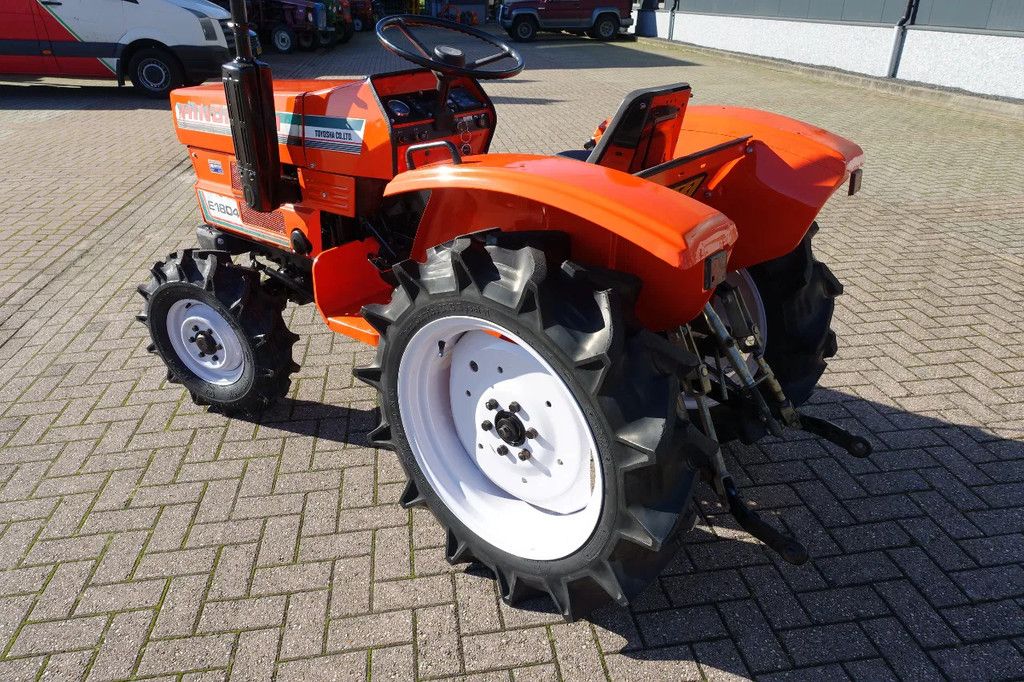 Hinomoto E1804 4wd / 1826 Draaiuren / Miditrekker