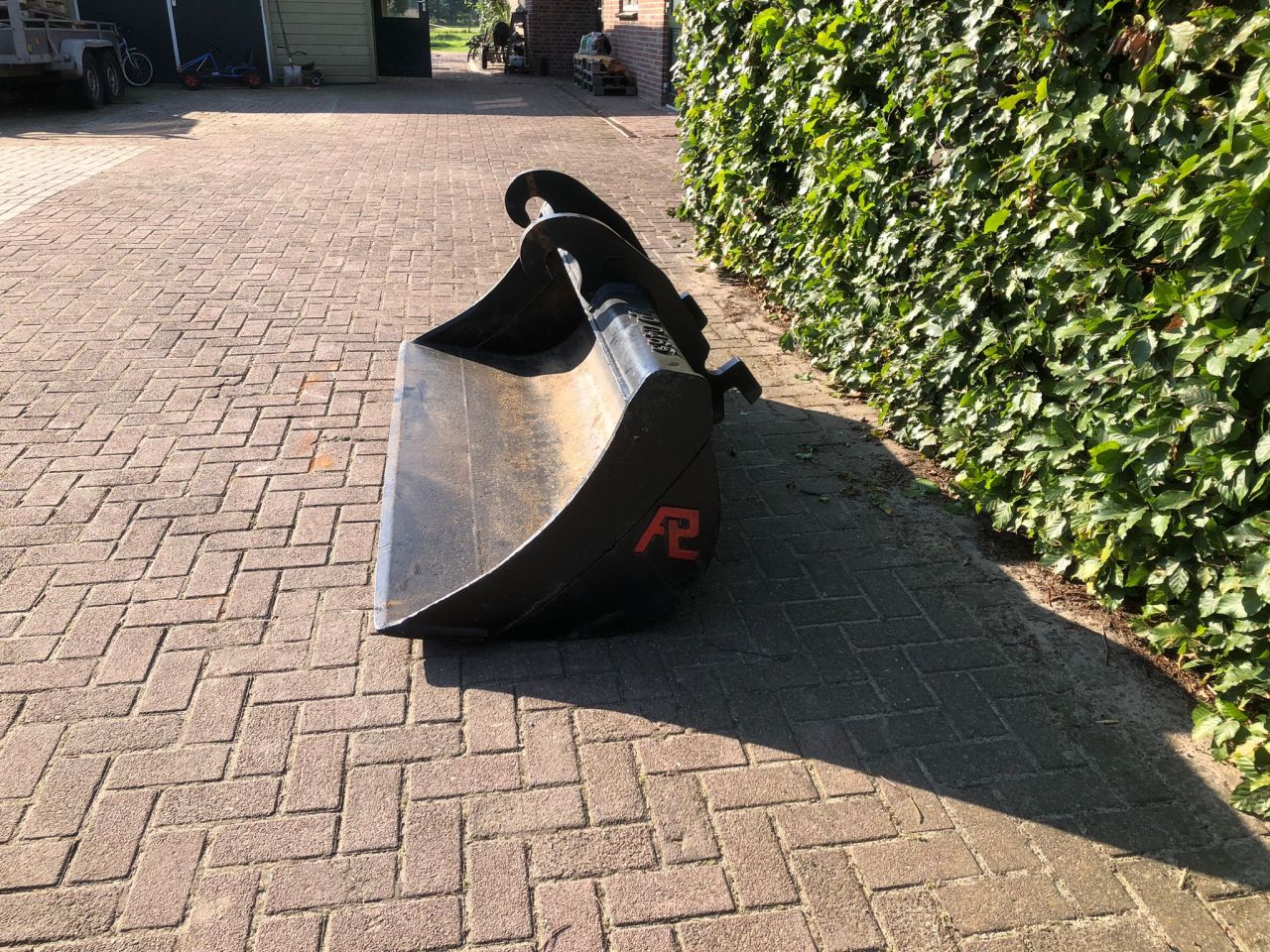 Nette Pladdet slotenbak Cw 3 aansluiting 600 Liter inhoud 1.8