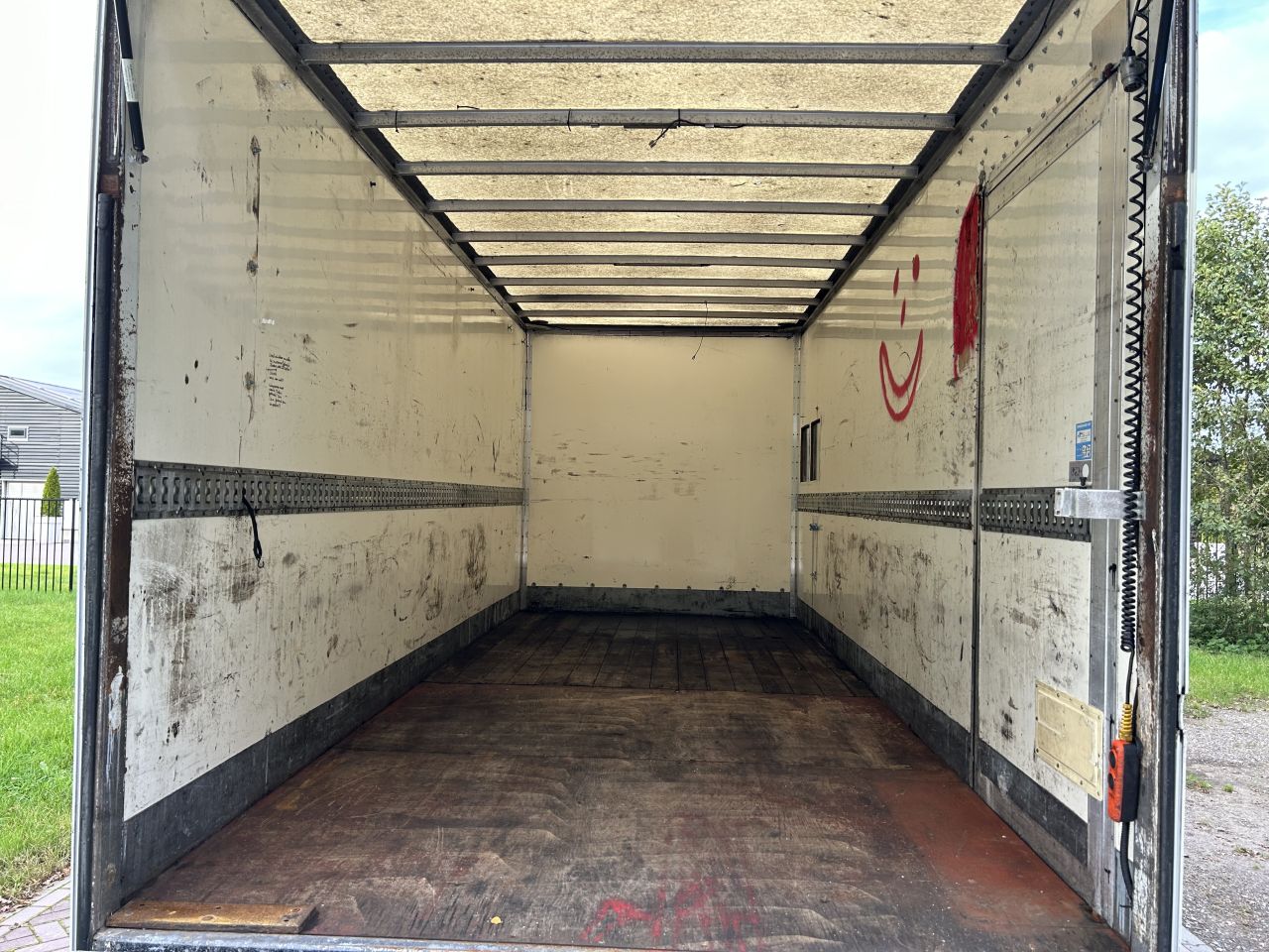 Be oplegger 5.5 ton VELDHUIZEN met laadklep 750 kg