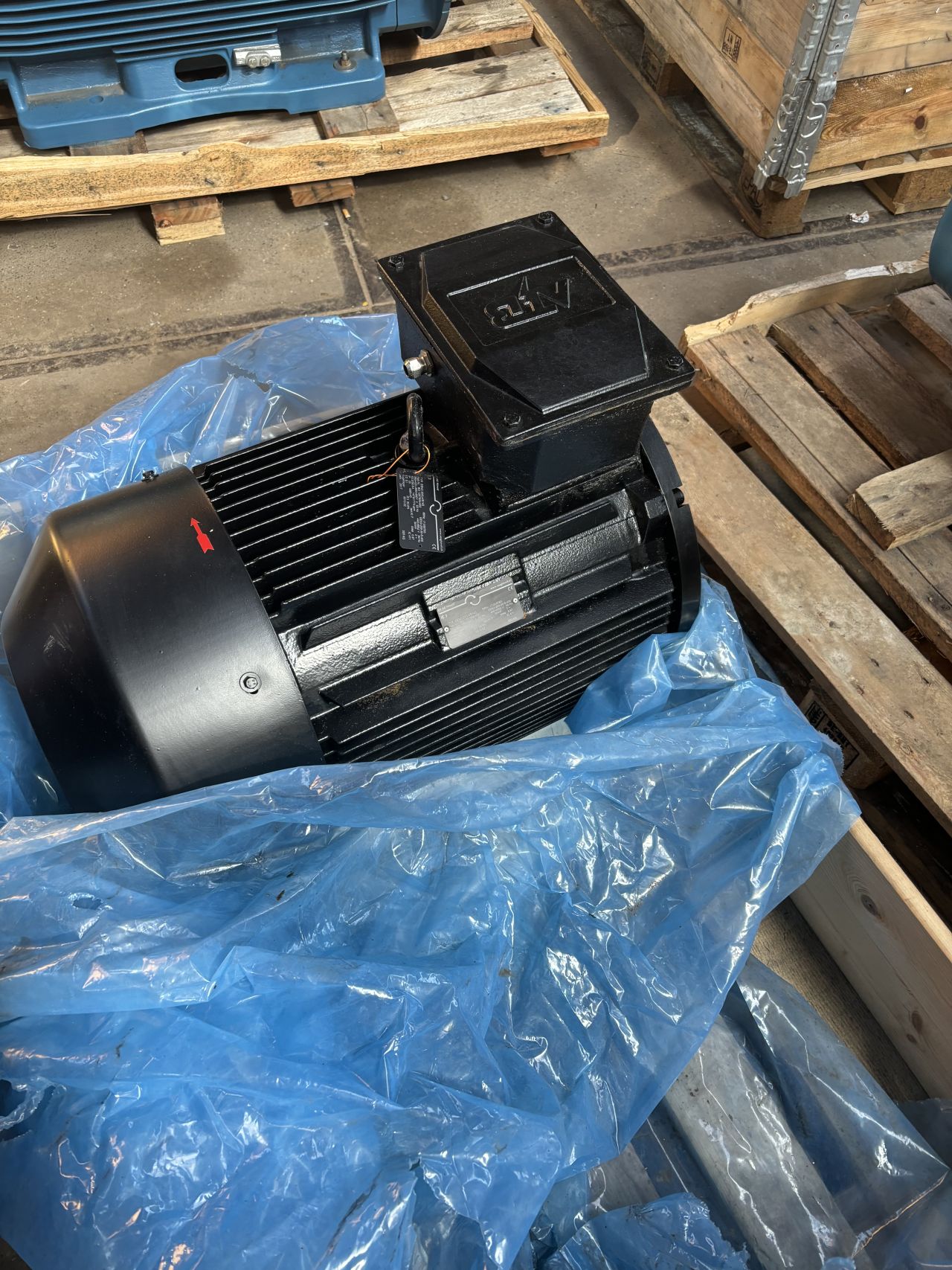 Partij 8 stuks electromotoren allemaal nieuw van 30 tot 250kw