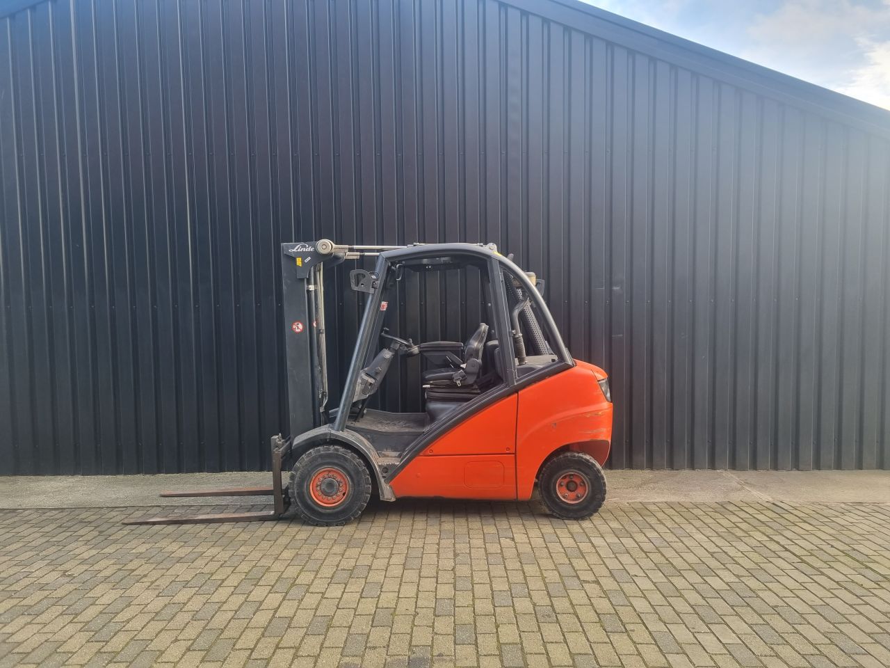 Heftruck Linde H30 diesel triplomast 4.80