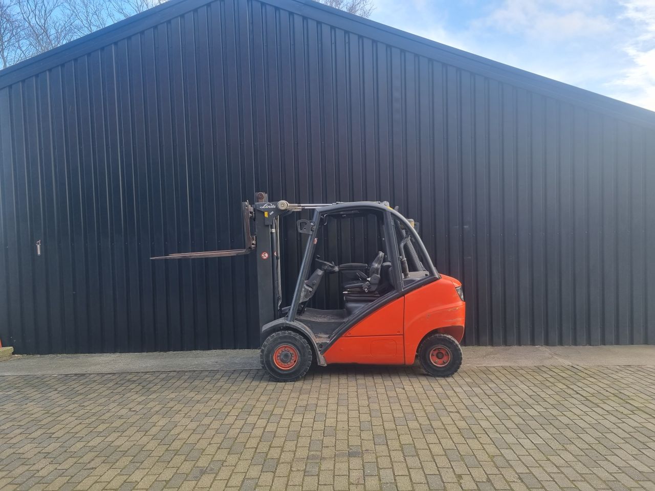 Heftruck Linde H30 diesel triplomast 4.80