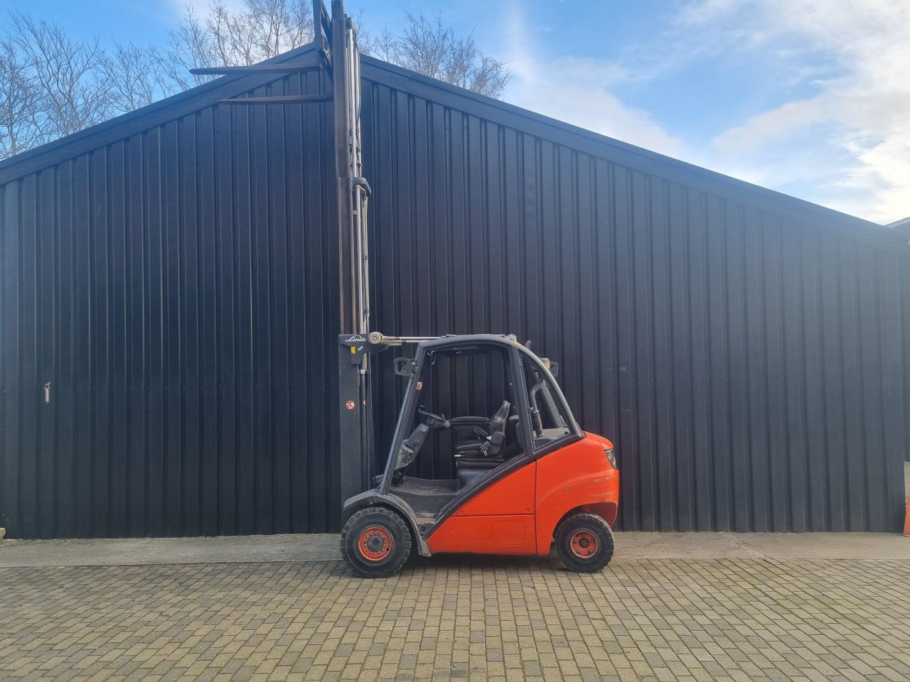 Heftruck Linde H30 diesel triplomast 4.80