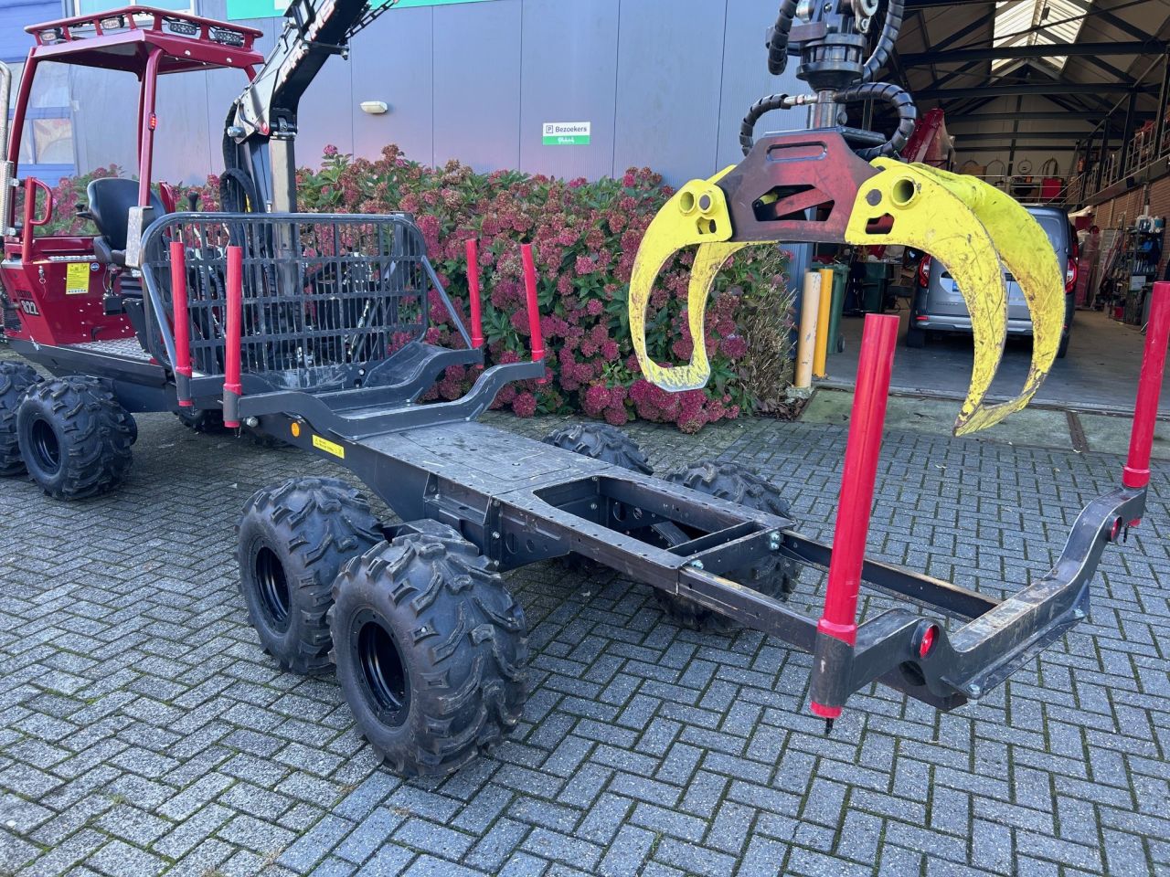 ALSTOR 822 uitrijwagen met bosbouwkraan geproduceerd in Zweden